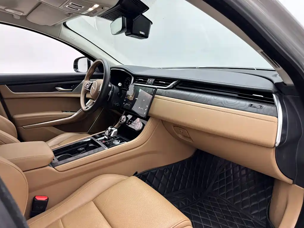 Jaguar XFL — фото 11