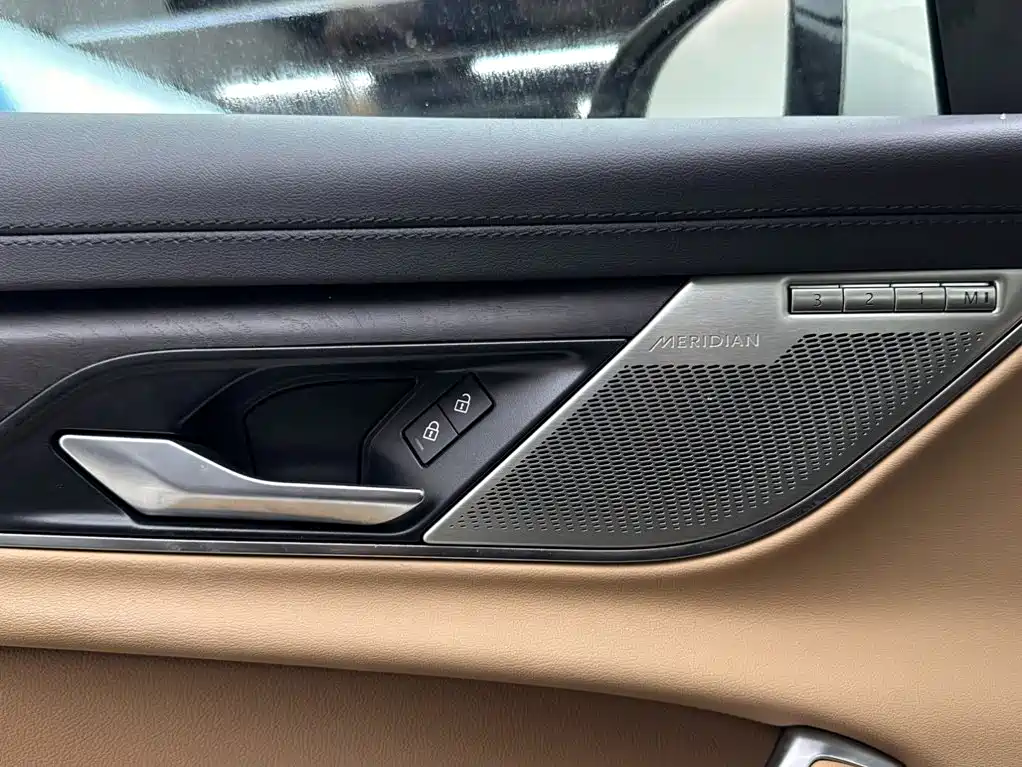 Jaguar XFL — фото 15