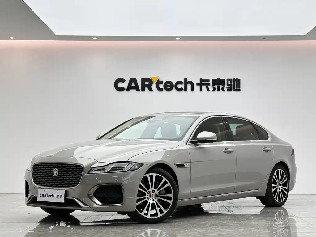Jaguar XFL