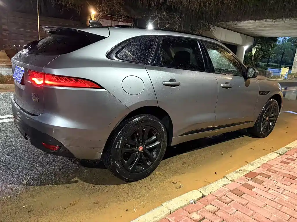 Jaguar F-PACE — фото 4