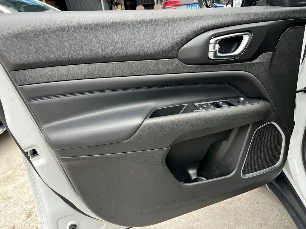 Jeep Compass — фото 7