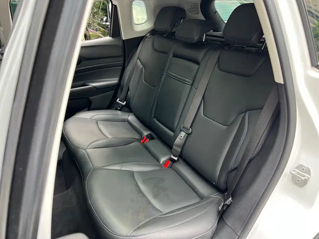 Jeep Compass — фото 9
