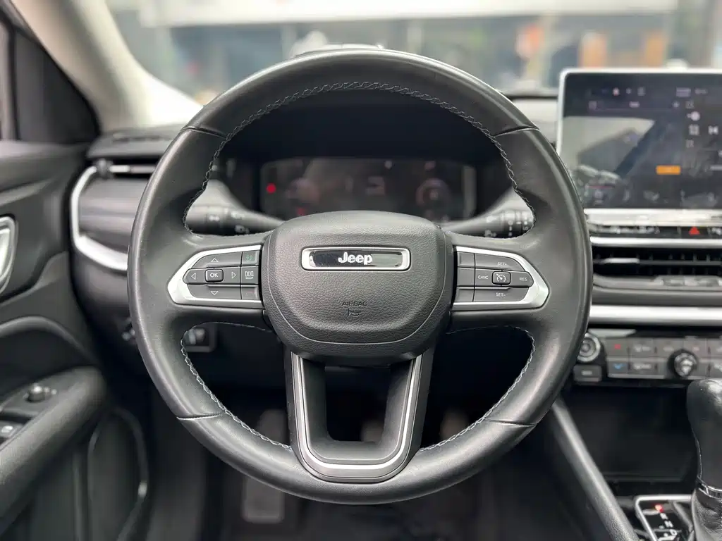 Jeep Compass — фото 10