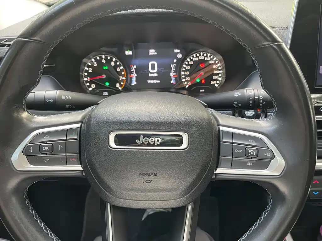 Jeep Compass — фото 11