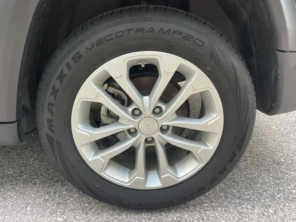 Jeep Compass — фото 13