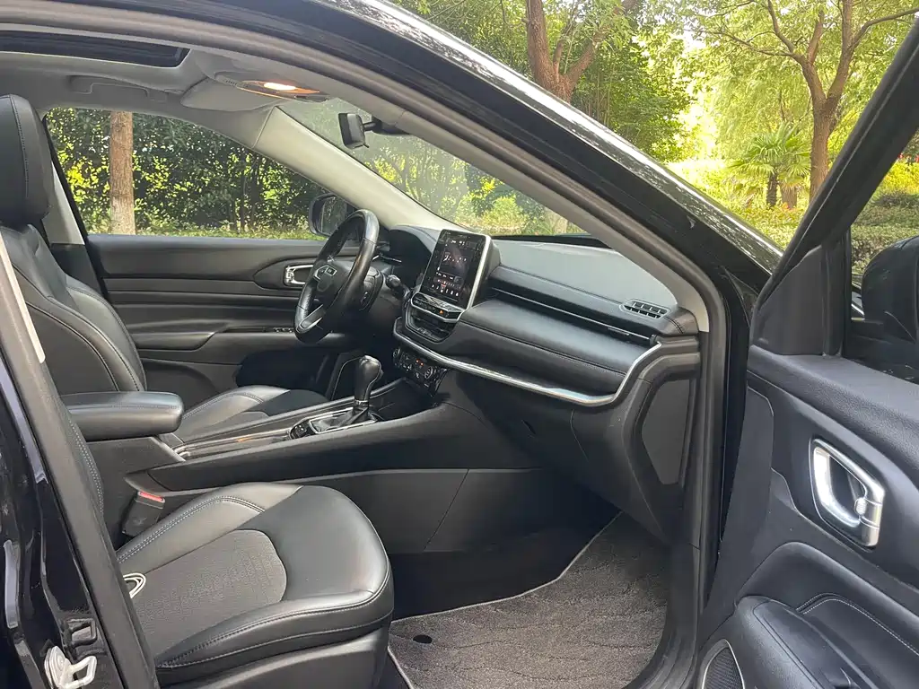 Jeep Compass — фото 6