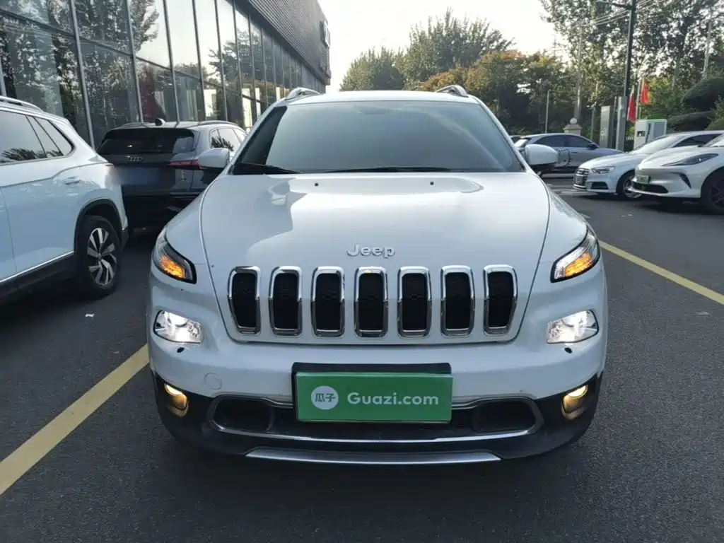 Jeep Cherokee — фото 3