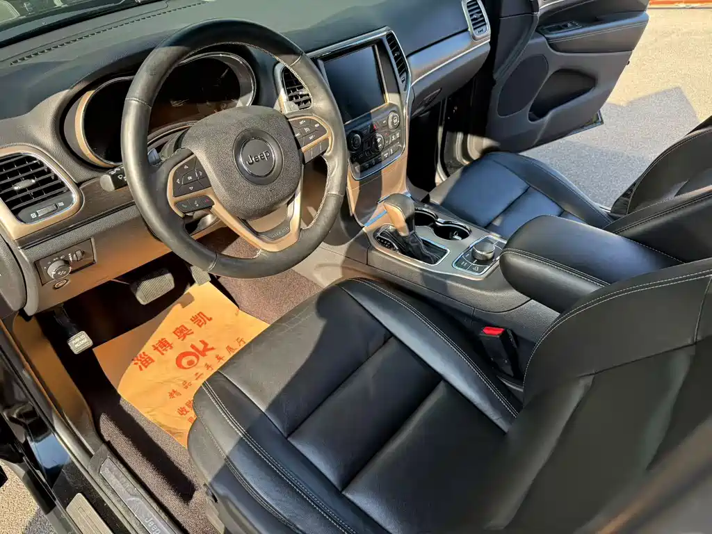 Jeep Grand Cherokee (Import) — фото 3