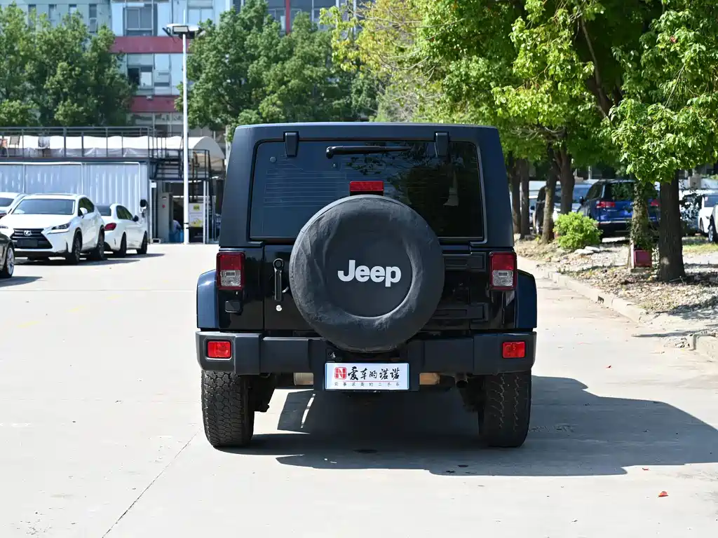 Jeep Wrangler — фото 4