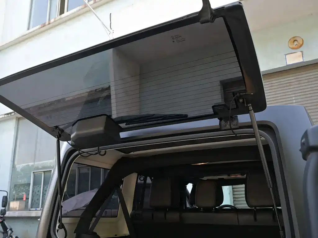 Jeep Wrangler — фото 9