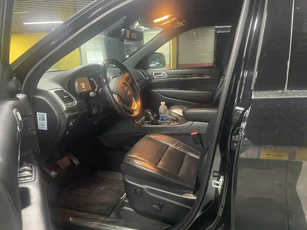 Jeep Grand Cherokee (Import) — фото 6
