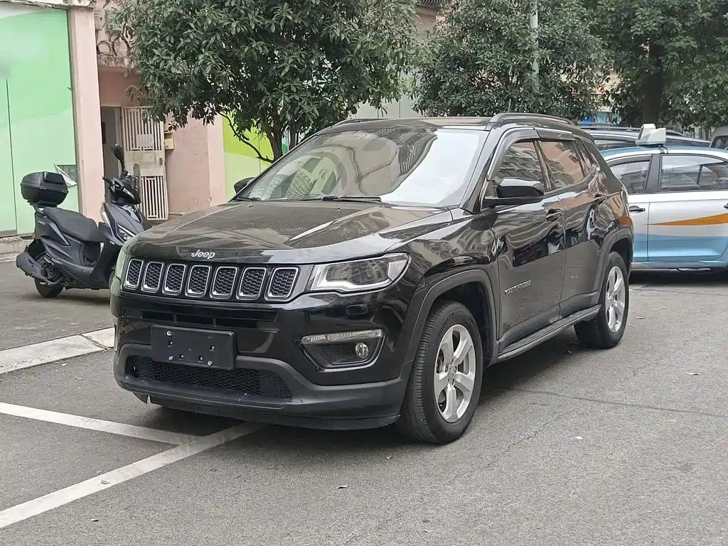 Jeep Compass — фото 2