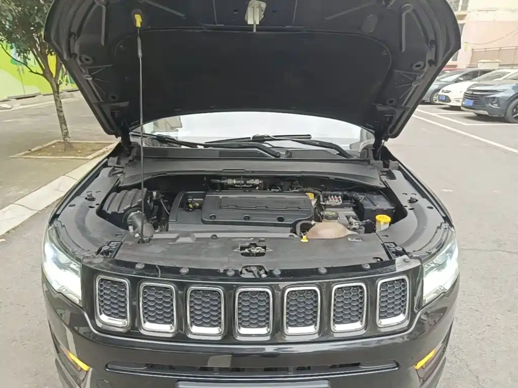 Jeep Compass — фото 20