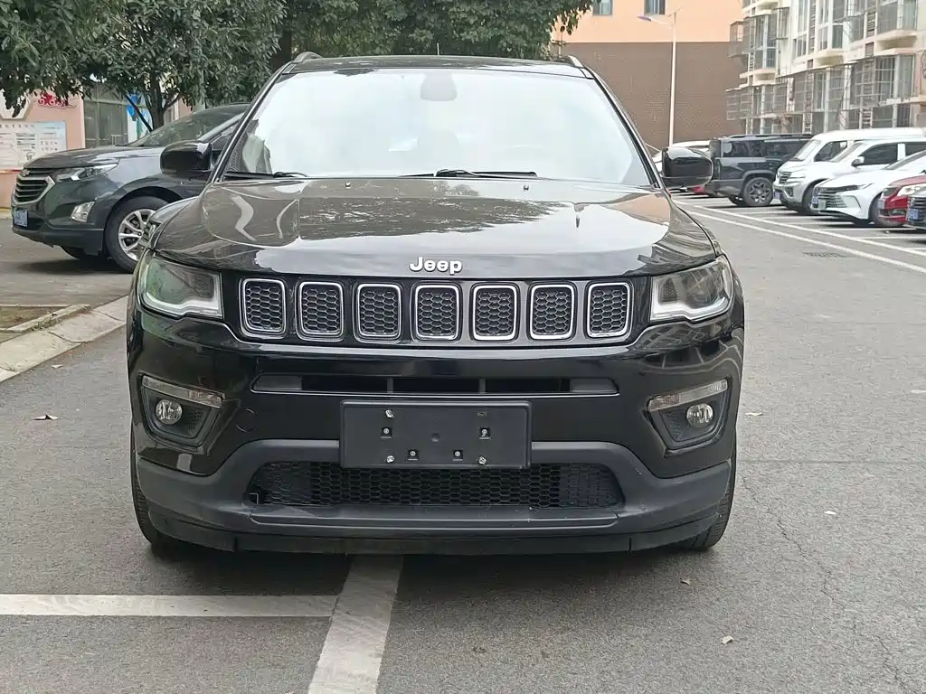 Jeep Compass — фото 3