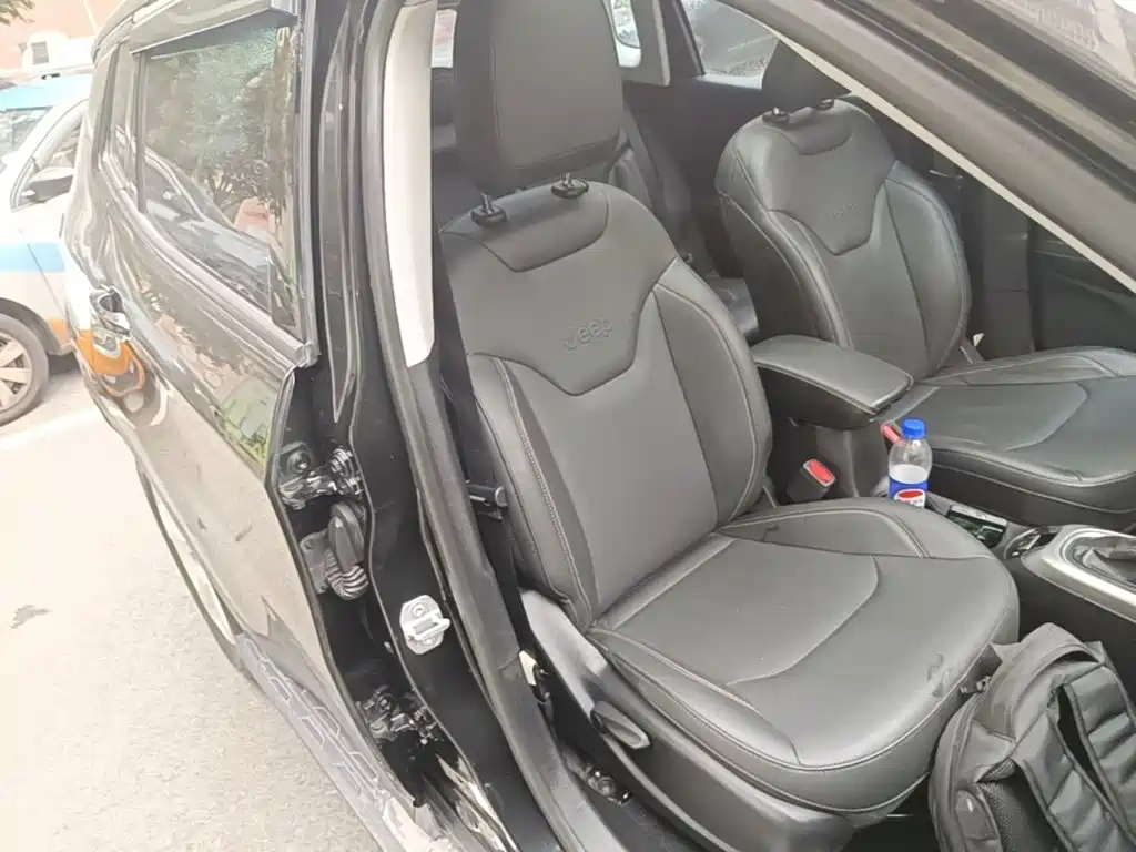 Jeep Compass — фото 25