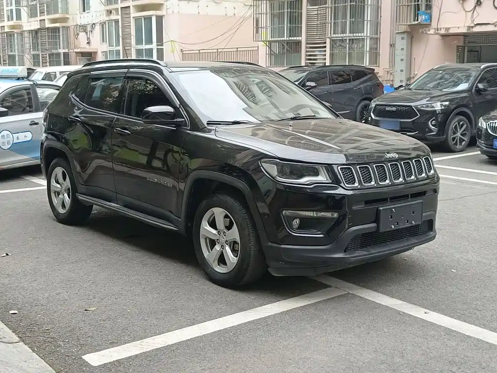 Jeep Compass — фото 4