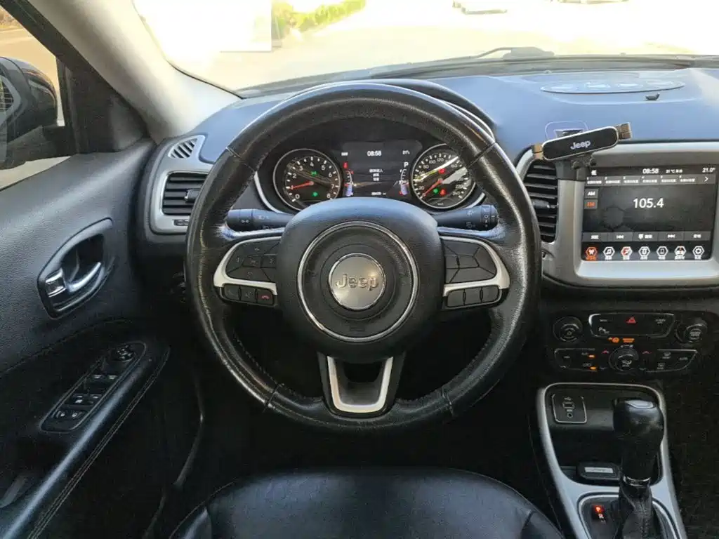 Jeep Compass — фото 11