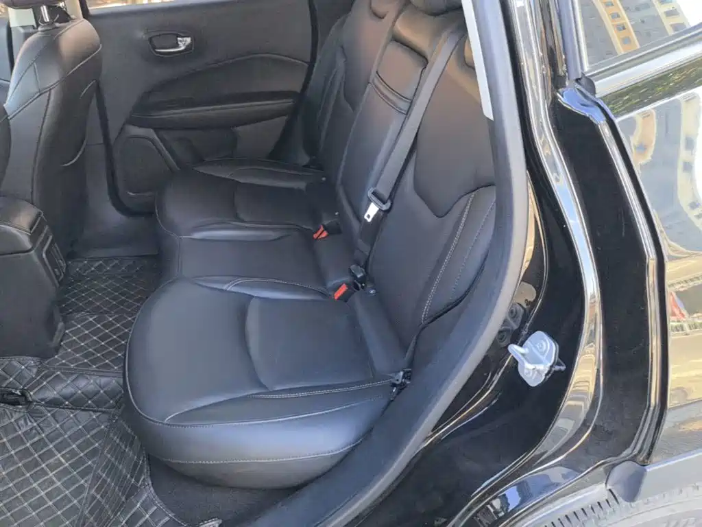Jeep Compass — фото 17