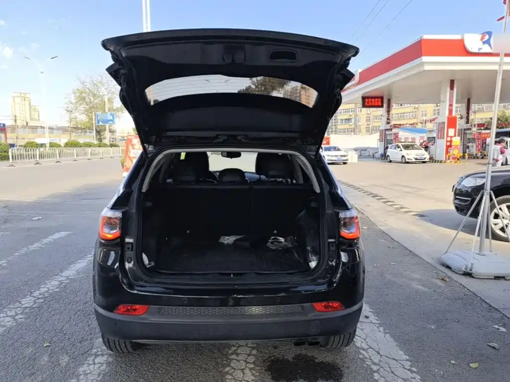 Jeep Compass — фото 19