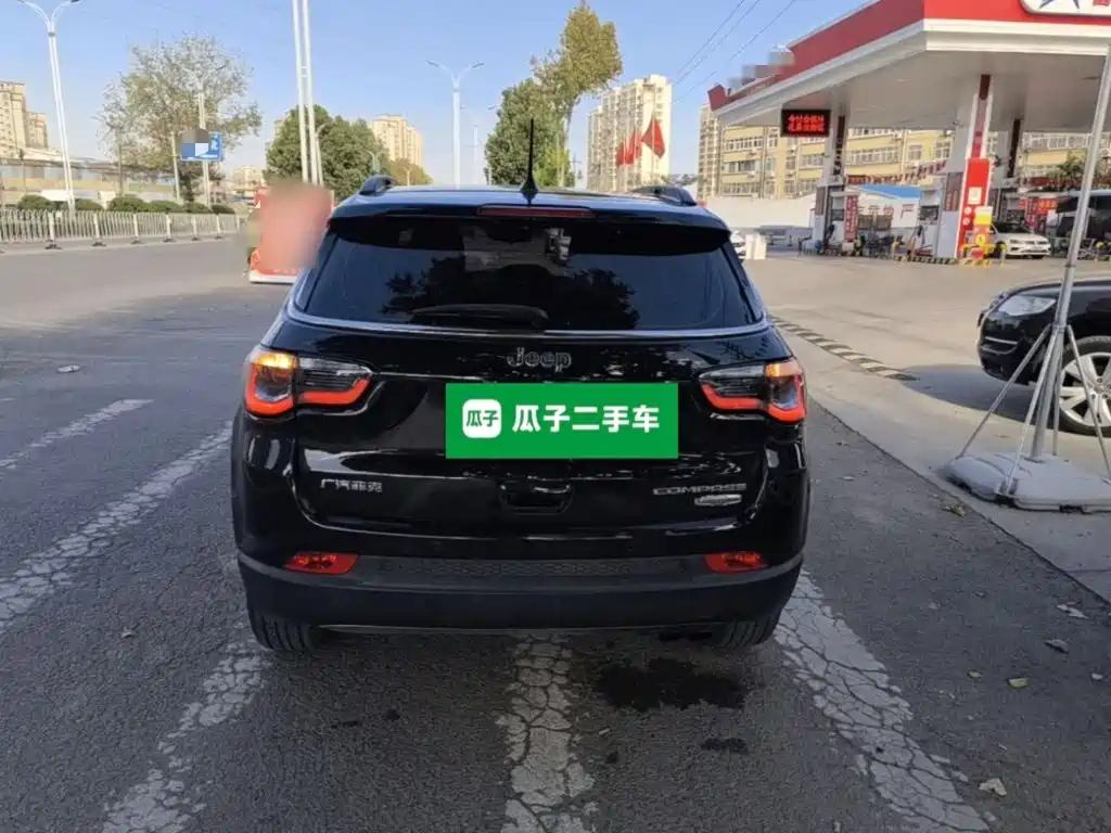 Jeep Compass — фото 6