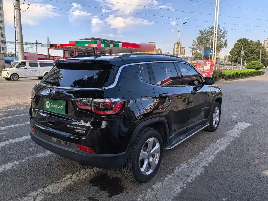 Jeep Compass — фото 7