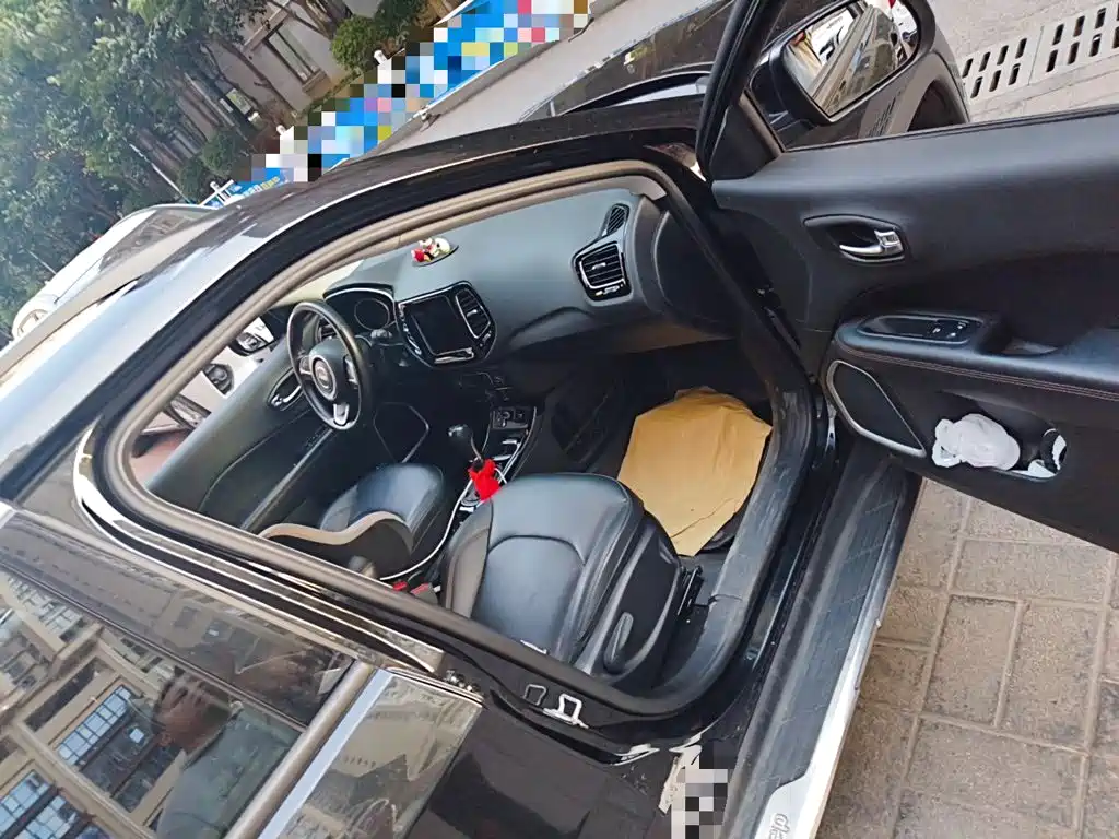 Jeep Compass — фото 19