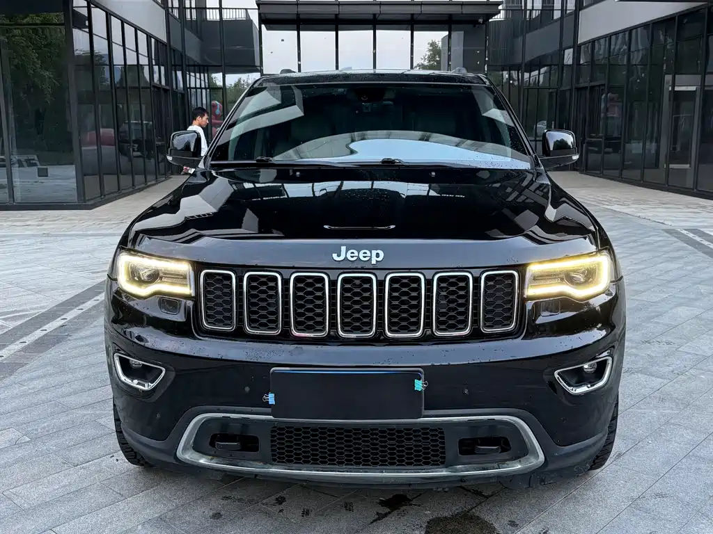 Jeep Grand Cherokee (Import) — фото 2