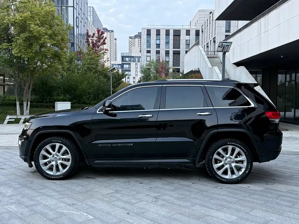Jeep Grand Cherokee (Import) — фото 3