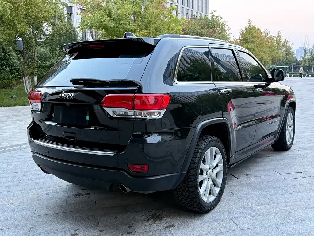 Jeep Grand Cherokee (Import) — фото 4