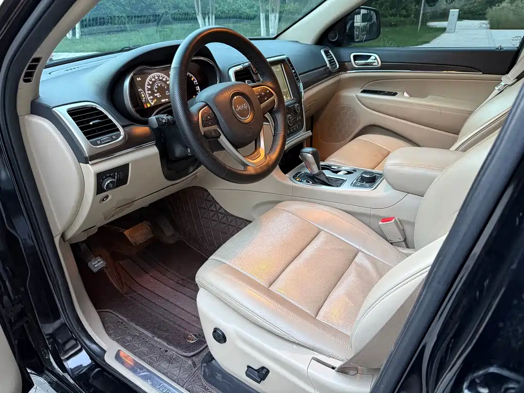 Jeep Grand Cherokee (Import) — фото 6