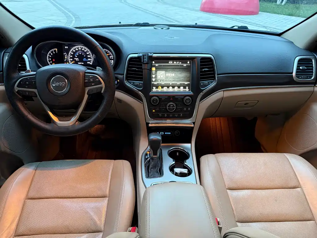 Jeep Grand Cherokee (Import) — фото 9