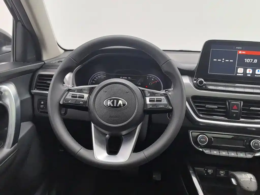 Kia Sportage — фото 11