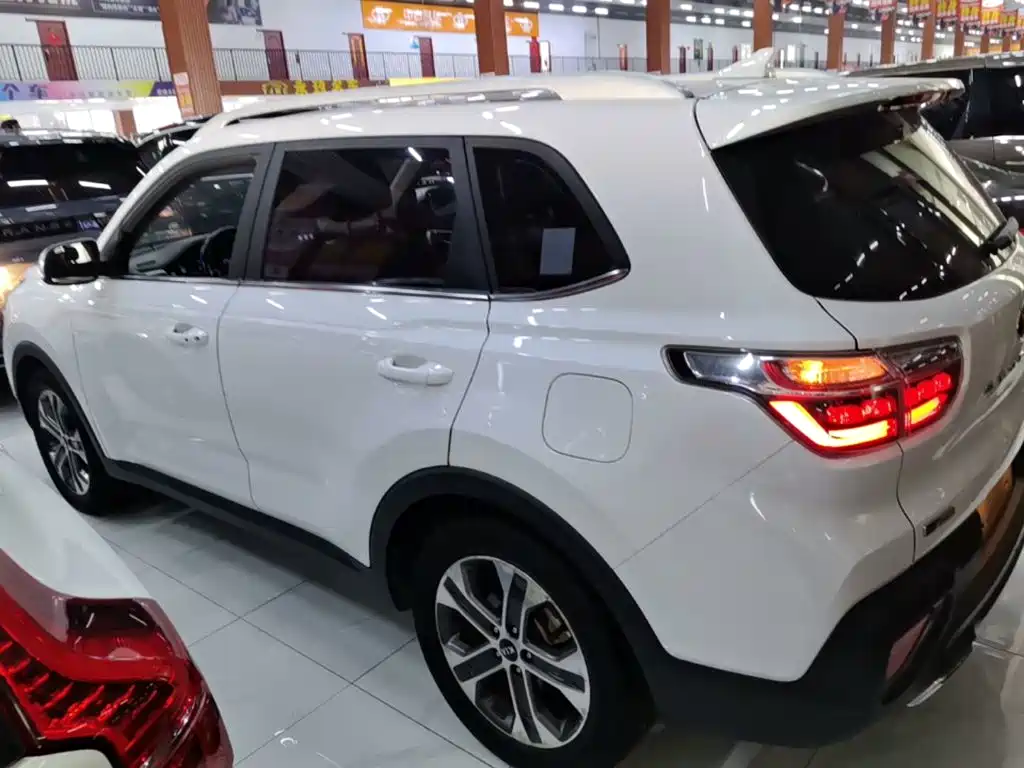 Kia Sportage — фото 5