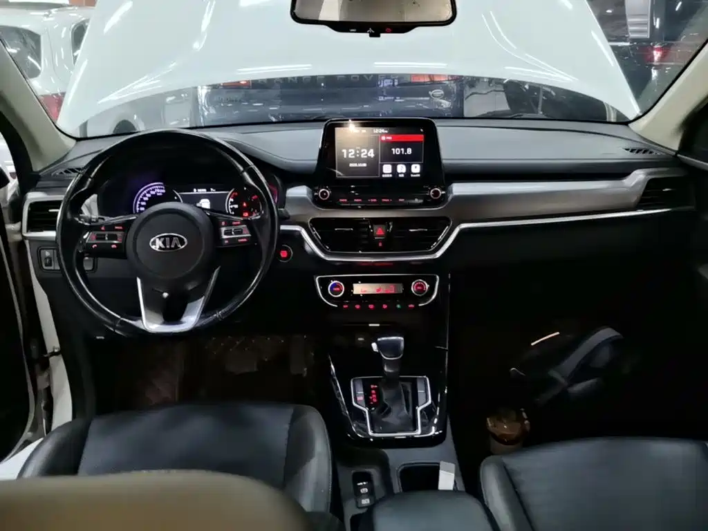 Kia Sportage — фото 10