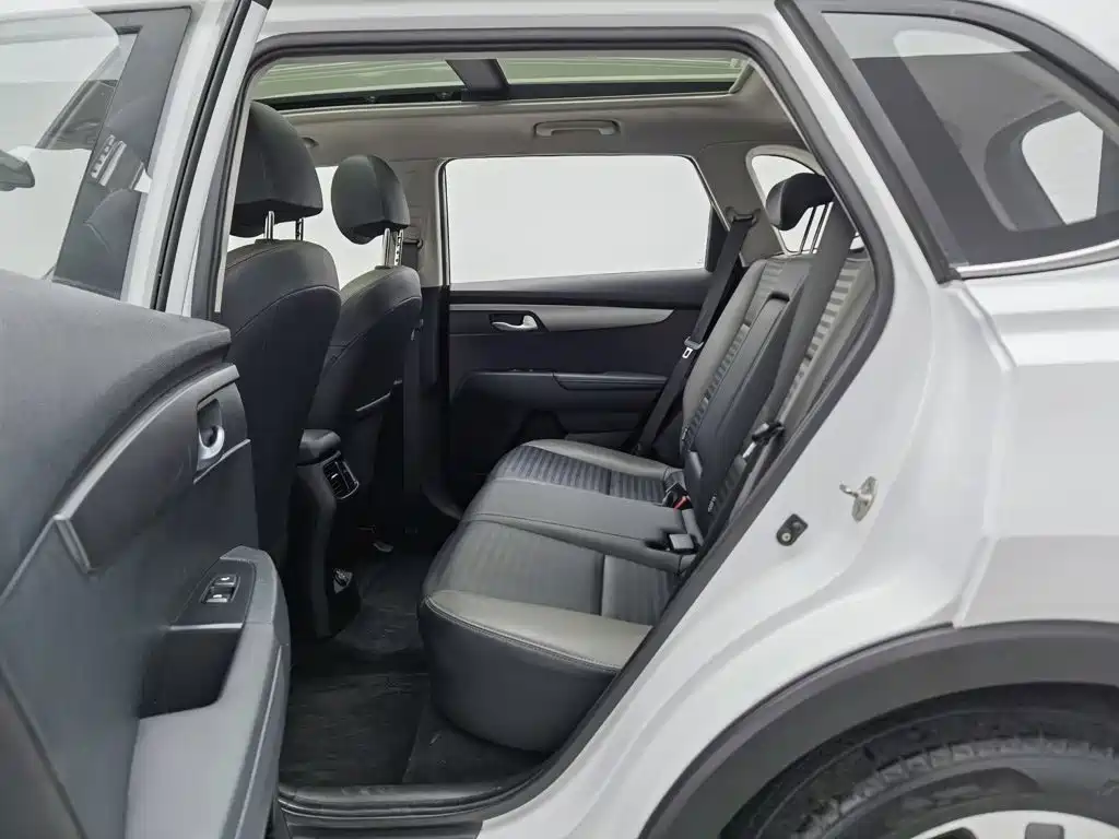 Kia Sportage — фото 15