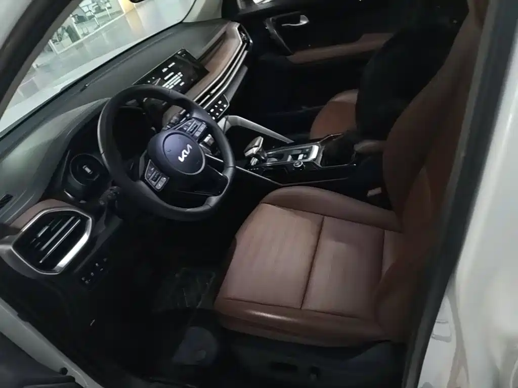 Kia Sportage — фото 15