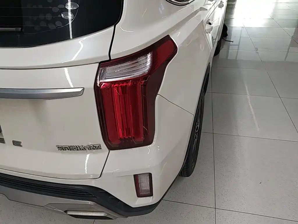 Kia Sportage — фото 8
