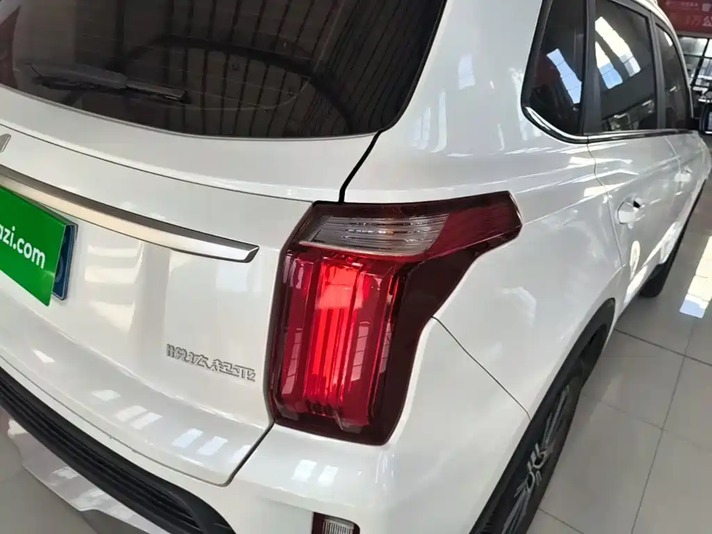 Kia Sportage — фото 8