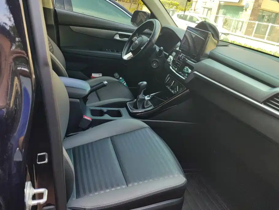 Kia Sportage — фото 8