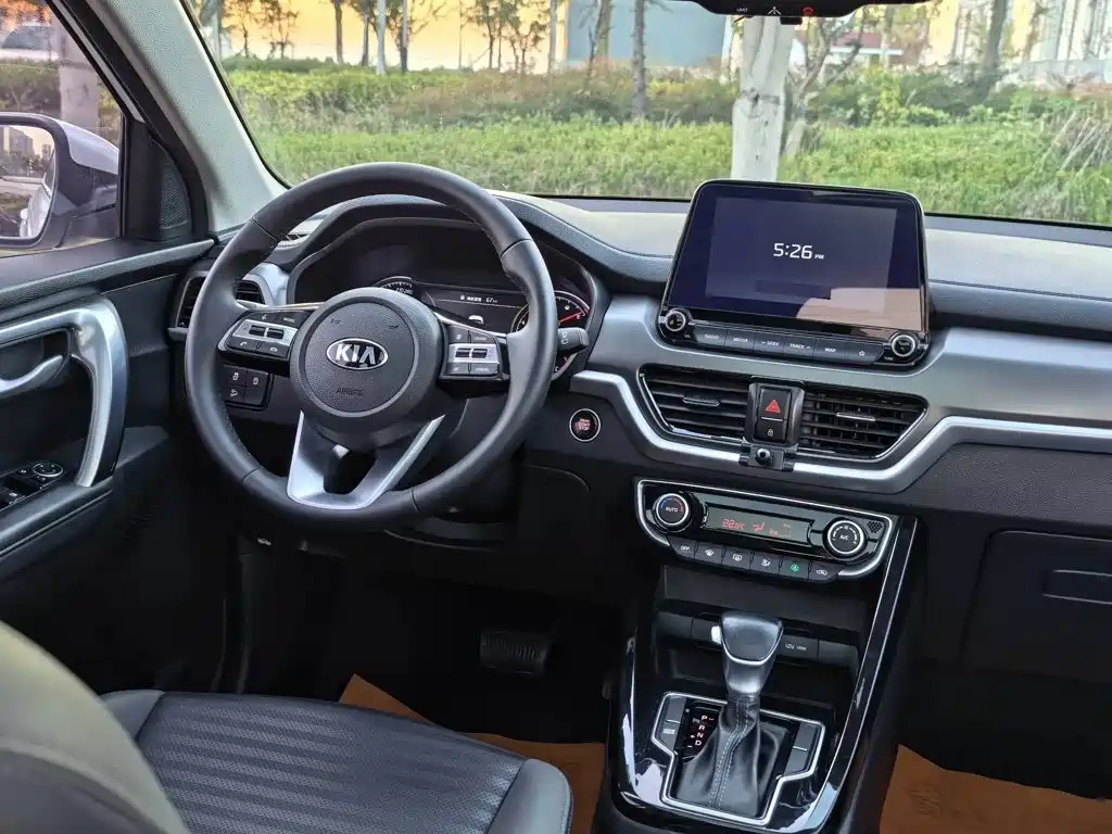 Kia Sportage — фото 9