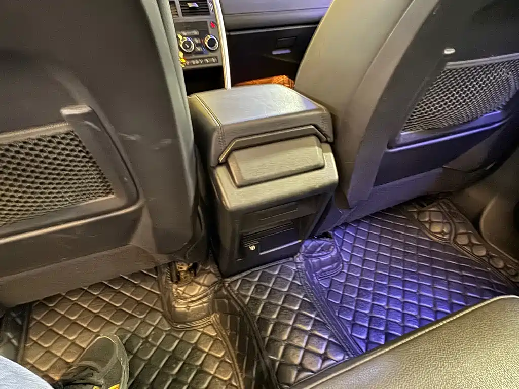 Land Rover Discovery Sport — фото 19
