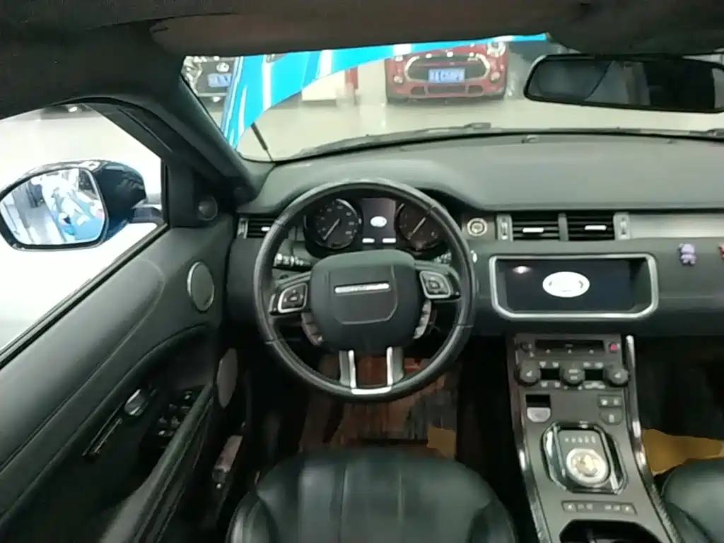 Land Rover Evoque — фото 11
