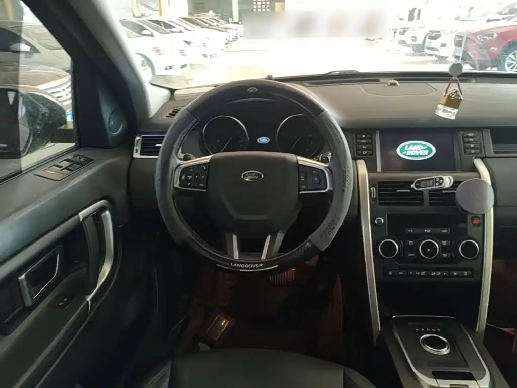 Land Rover Discovery Sport — фото 11