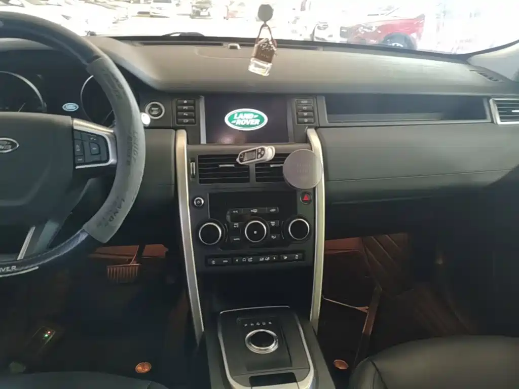 Land Rover Discovery Sport — фото 13