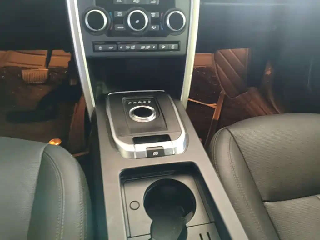 Land Rover Discovery Sport — фото 14