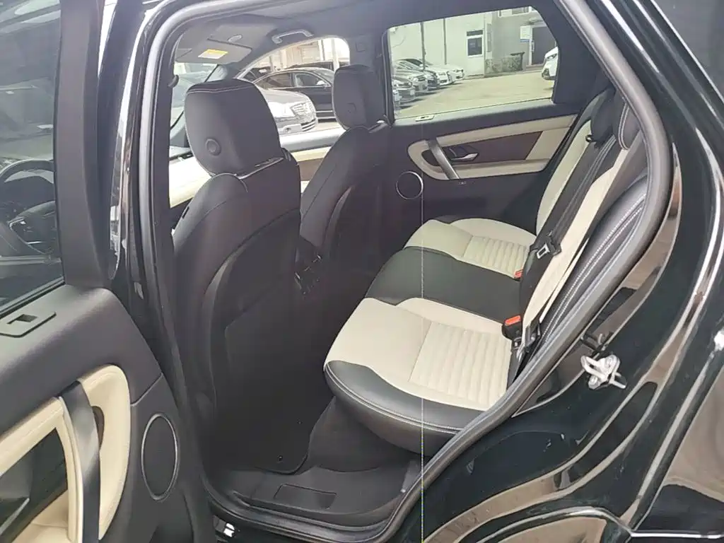 Land Rover Discovery Sport — фото 17