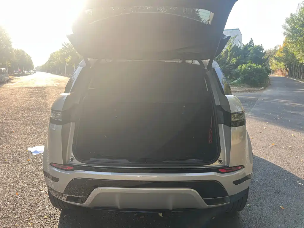 Land Rover Evoque PHEV — фото 18