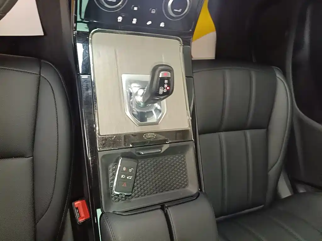 Land Rover Evoque — фото 14