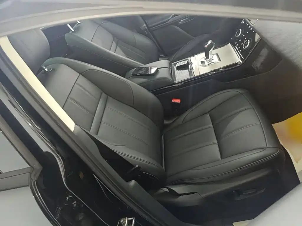 Land Rover Evoque — фото 25