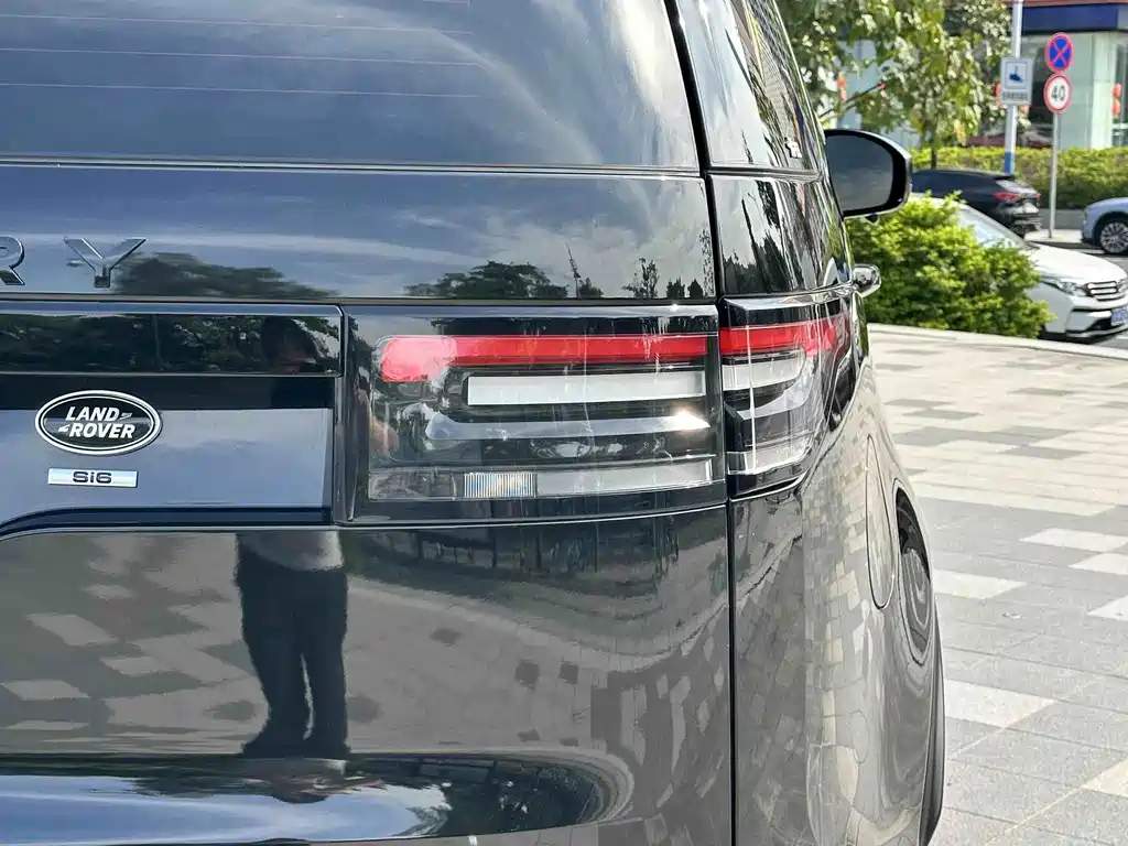 Land Rover Discovery — фото 19